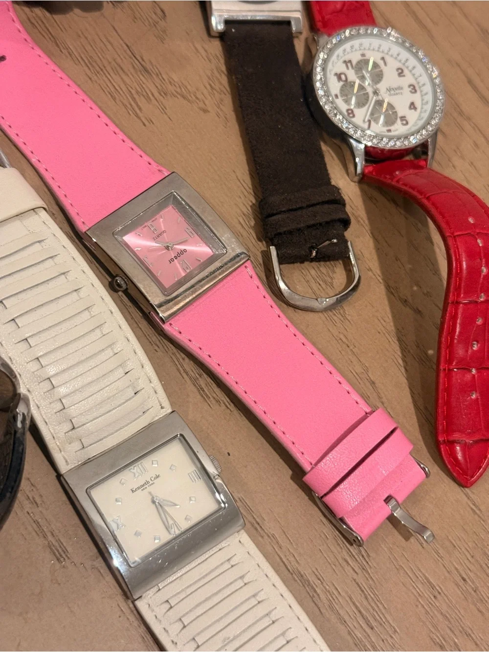 12 BUNDLE Mixed Lot of Fashion Wristwatches - Assorted Colors